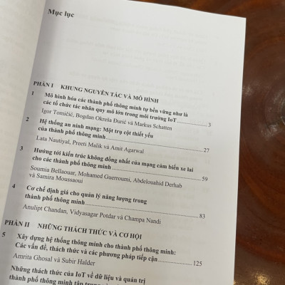 THÀNH PHỐ THÔNG MINH – KHUNG QUẢN TRỊ VÀ PHÁT TRIỂN - Zaigham Mahmood - Nguyễn Cường, Trương Hồng Sơn dịch –NXB Xây dựng