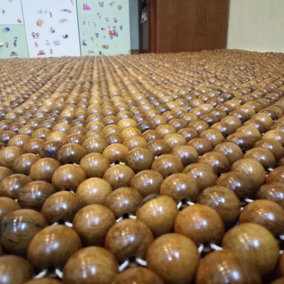 Đệm lót ghế ô tô hạt gỗ Bách Xanh 100% tự nhiên tựa lưng massage trên ô tô