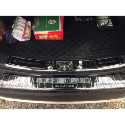 Ốp chống trầy cốp trong, ngoài xe Mitsubishi Outlander 2016-2023 - Titan cao cấp