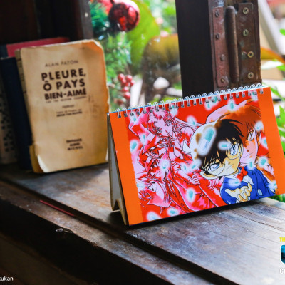 Lịch treo tường + Lịch bàn Conan Năm 2025 (Tặng kèm Poster + Set 5 Bookmark) - Chang Book