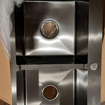 Chậu rửa chén bát inox 304 nano kháng khuẩn Valenza cao cấp 8245 kèm bộ xả chậu rổ inox 