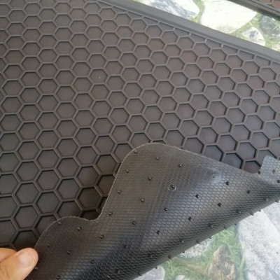 Thảm lót sàn cao su đúc xe Suzuki XL7/ XL-7 mẫu 3 hàng ghế, hàng không mùi cao cấp - Nissan tổ ong