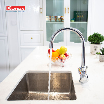 Vòi rửa bát 3 đường nước Konox, Model Trim-Water Black, 3 phiên bản màu, Bề mặt mạ PVD mạ vân đá, Lõi đồng tiêu chuẩn CW617N, Linh kiện phụ trợ dòng chảy nhập khẩu châu Âu, Bảo hành chính hãng 5 năm, Hàng chính hãng