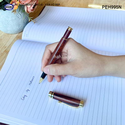 Bút ký gỗ Cẩm Lai/Trắc vân gỗ tự nhiên siêu đẹp, hàng cao cấp có nắp đậy (PEH995N) Quà tặng vô giá - Mang lại may mắn bình an - đẳng cấp cho người sở hữu - HAHANCO