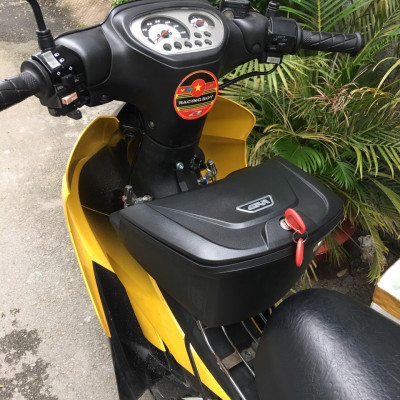 Thùng giữa Givi G10N kèm bát gắn cho xe Jupiter V, MX, Gravita