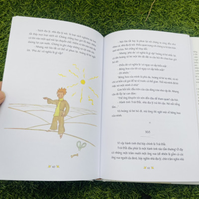 BÌA CỨNG KỶ NIỆM IN 500c – HOÀNG TỬ BÉ – MINH HỌA MÀU CỦA TÁC GIẢ ANTOINE DE SAINT-EXUPÉRY – BẢN DỊCH MỚI KỶ NIỆM 70 NĂM RA MẮT TÁC PHẨM – TRÁC PHONG DỊCH – NHÃ NAM PHÁT HÀNH -