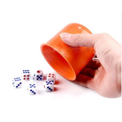 Hộp lắc xí ngầu bằng nhựa Beer Club tặng kèm 5 viên xí ngầu - đồ chơi lắc xúc xắc xí ngầu