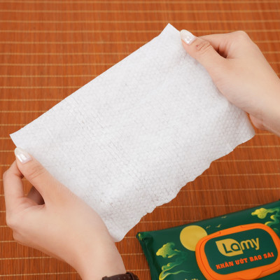 Khăn ướt bao sái lau bàn thờ Lamy 30 khăn/gói Hương Trầm cao cấp