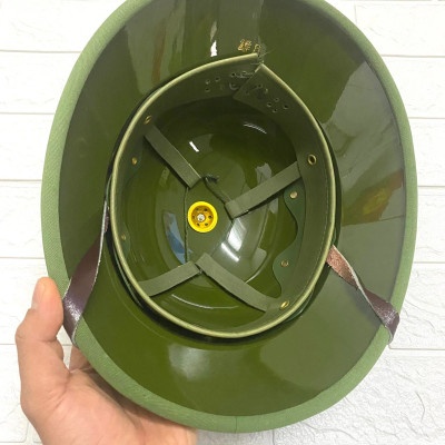 mũ cối tàu cốt phíp lòng xanh khuy đồng cao cấp, vải gabadin màu xanh không phai, bóng mịn, tuyệt đối không ngấm nước,rơi va đạp không vỡ