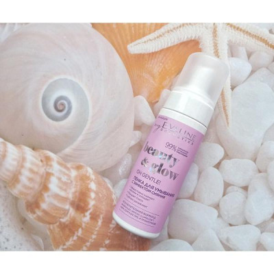 [Deal hè 69k] Sữa rửa mặt tạo bọt Eveline Beauty & Glow làm sáng da 150ML