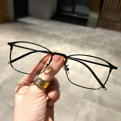 Kính mắt dáng chữ nhật kim loại mảnh nhẹ màu xám