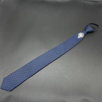 Cà vạt 6cm màu xanh chấm thắt sẵn đính đá trắng sang trọng