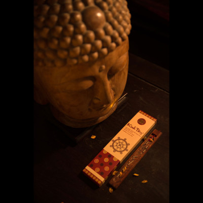 Nhang sạch thảo dược Kính Tâm hộp giấy