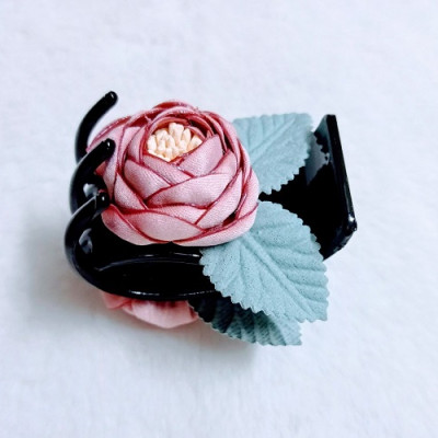 Kẹp tóc hoa hồng phấn có lá