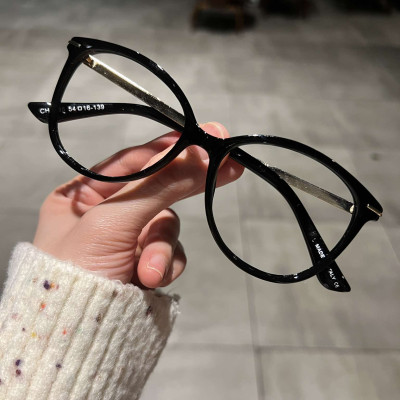 Kính mắt mèo thời trang sành điệu