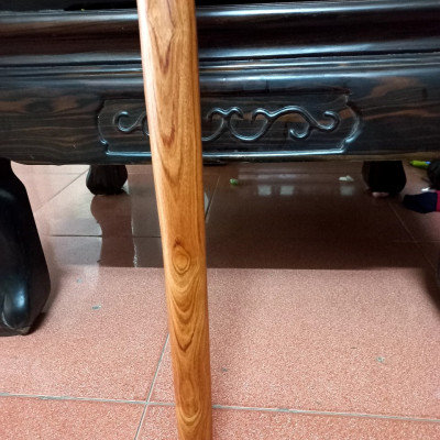 Gậy batong dành cho người già bằng gỗ hương đá 