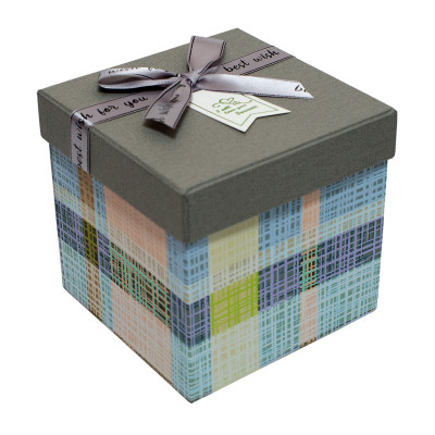 Hộp Quà Vuông V 019 - 12 x 12 x 12 cm - Giao màu ngẫu nhiên