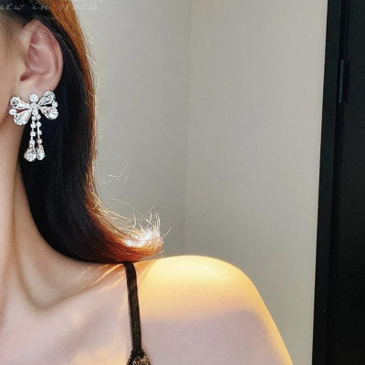 Earrings đeo tai nữ hình nơ barbie sang chảnh