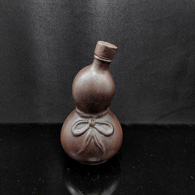 Nậm Rượu Gốm 500ML cao cấp mẫu hồ lô nghiêng màu nâu đất - Nậm Đựng Rượu cho giới sành tửu – Nậm Rượu Đẹp (L4)