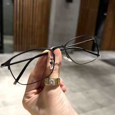 Kính mắt dáng chữ nhật kim loại mảnh nhẹ màu xám