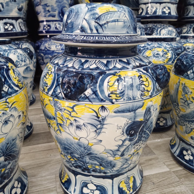 Đôi chóe gốm Gia Hưng Bát Tràng vẽ cảnh sen cá màu vàng