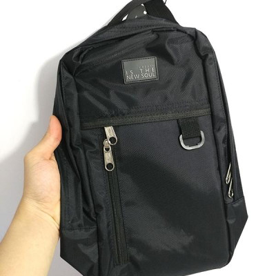 Túi Đeo Chéo Moshi 214 - Màu Đen