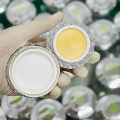 Kem  Trắng Da Cấp Ẩm Chống Nắng 15,30g Goskin (kem nén)