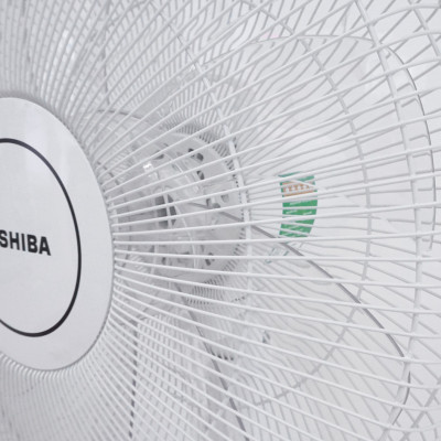 Quạt đứng Toshiba F-LSD10(H)VN - Màu Xám - Điều khiển từ xa núm xoay vô cực - 9 cánh - DC inverter tiết kiệm điện 70% - 26 tốc độ gió - Màn hình LED hiển thị - Hàng chính hãng, bảo hành 12 tháng, chất lượng Nhật Bản
