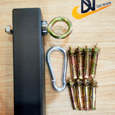 Khung treo bao cát boxing DAI NHAN, làm bằng thép chắc chắn, sơn tĩnh điện đen nhám, tặng đầy đủ phụ kiện lắp đặt