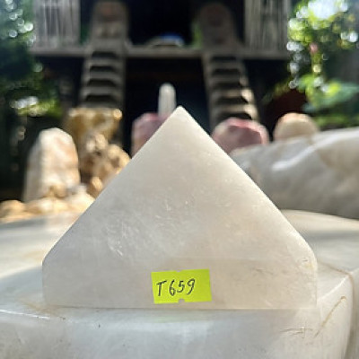 Tác động của kim tự tháp đá phong thủy NHA SAN T659 - 1.1 Kg (8 x 10.2 cm)