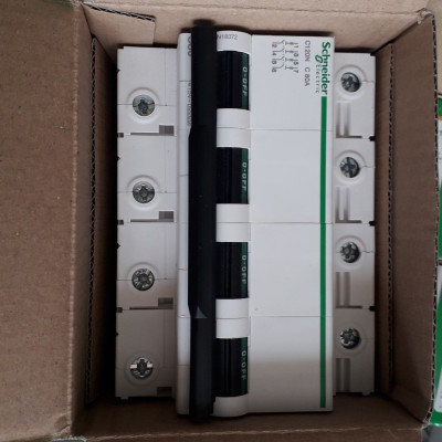 |CHÍNH HÃNG| MCB A9N18372 Schneider 80A 4P 10kA