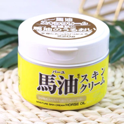 Kem dưỡng da cấp ẩm dầu ngựa Loshi Nhật Bản 220g