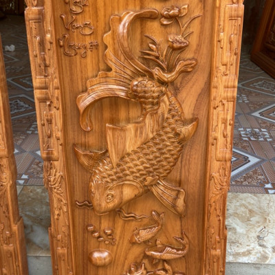 Tranh treo trạm khắc  lý ngư vọng nguyệt bằng gỗ gõ kt 41×117×4cm 