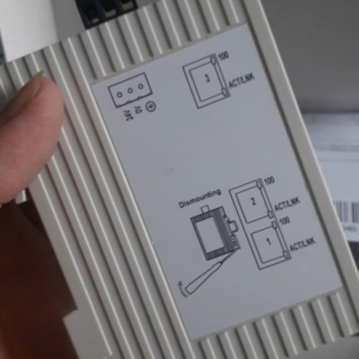 TCSESU033FN0 - Bộ chuyển mạch Ethernet công nghiệp 3 cổng Schneider