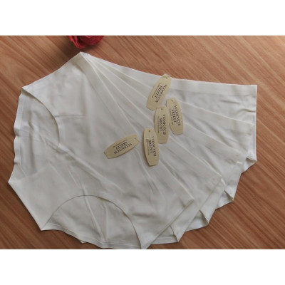 Combo 05 Quần lót su trơn màu trắng từ 35kg đến 60 kg