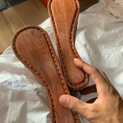 Gối Gỗ Trắc Miếng , Gối Công Thái Học - Kích Thước 36cmx24cmx8cm/4cm ( video , hình thật )