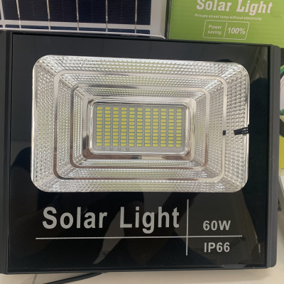 Đèn Pha Năng Lượng Mặt Trời Công Suất 60W