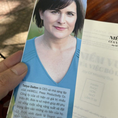 NIỀM VUI CỦA VIỆC BỎ LỠ: Hạnh phúc hơn nhờ làm ít đi - Tanya Dalton  – Huyền Trân dịch – Bestbooks – NXB Công Thương