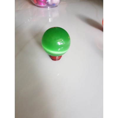 Trái Bi Phong Thủy Xanh Lá Tươi nhỏ vừa đá mắt mèo ánh cao 8cm x đk 6cm đế gỗ may mắn để bàn làm việc may mắn tài lộc hợp mệnh MỘC, mệnh HỎA ạ