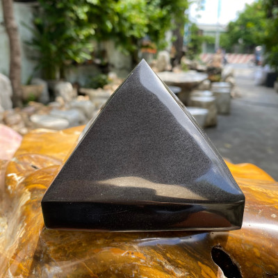 Kim tự tháp đá bồ kết đen NHASAN biểu tượng sức mạnh, bảo vệ và thu hút năng lượng tích cực