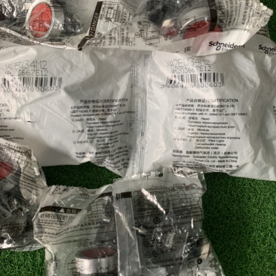 | CHÍNH HÃNG | Nút nhấn có đèn XA2EW34M2 Schneider - Đỏ - 220Vac