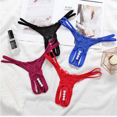 Quần lót hình bướm đính hạt