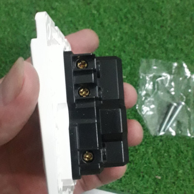 KB31EKT - Thẻ chìa khóa khách sạn Vivace, 16A, 240V, nhôm bạc