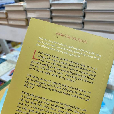 Sách - Bốn nghìn tuần: Quản lý thời gian khi cuộc đời là hữu hạn (Nhã Nam HCM)