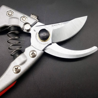 Kéo cắt cành SADA210 lưỡi thép 210mm cao cấp sắt bén siêu ngọt và bền tặng thêm lò xo - Hàng chính hãng