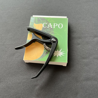 Capo cho đàn guitar chắc chắn