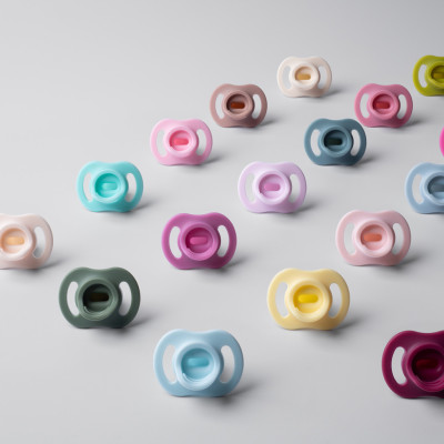 Ty Ngậm Silicon Siêu Nhẹ Cho Bé Tommee Tippee Ultra Light 6-18 Tháng (Vỉ Đôi)