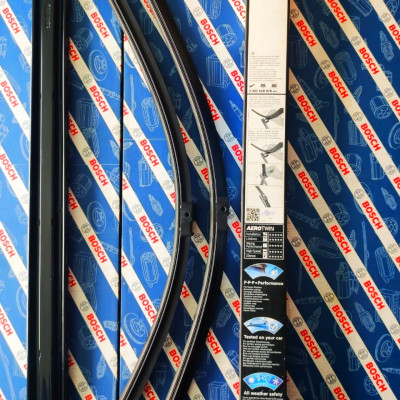 BỘ GẠT MƯA BOSCH AEROTWIN EURO SET MERCEDES S350 S400 S500 S550 (W221) 28X28 (8976)