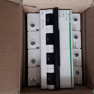 |CHÍNH HÃNG| MCB A9N18372 Schneider 80A 4P 10kA