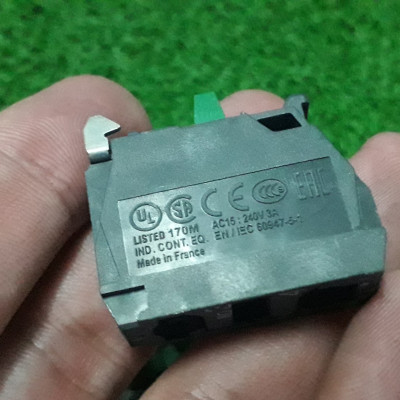 Tiếp điểm ZBE101 ZBE-101 Schneider - 1NO Chính hãng